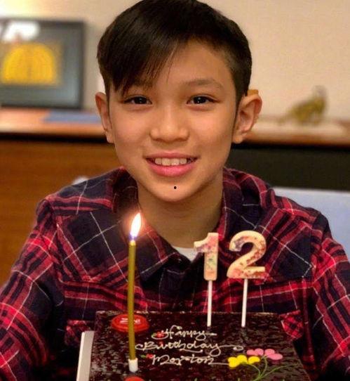 明星孩子周岁生日,璀璨童颜，星光熠熠的甜蜜时刻”